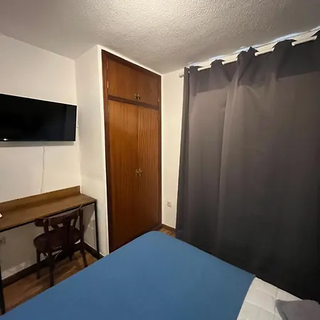 Hostal&Apartamentos La Mar-3